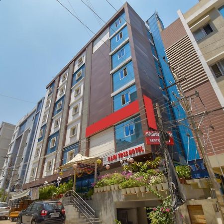 Hotel Raintr33 ไฮเดอราบัด ภายนอก รูปภาพ