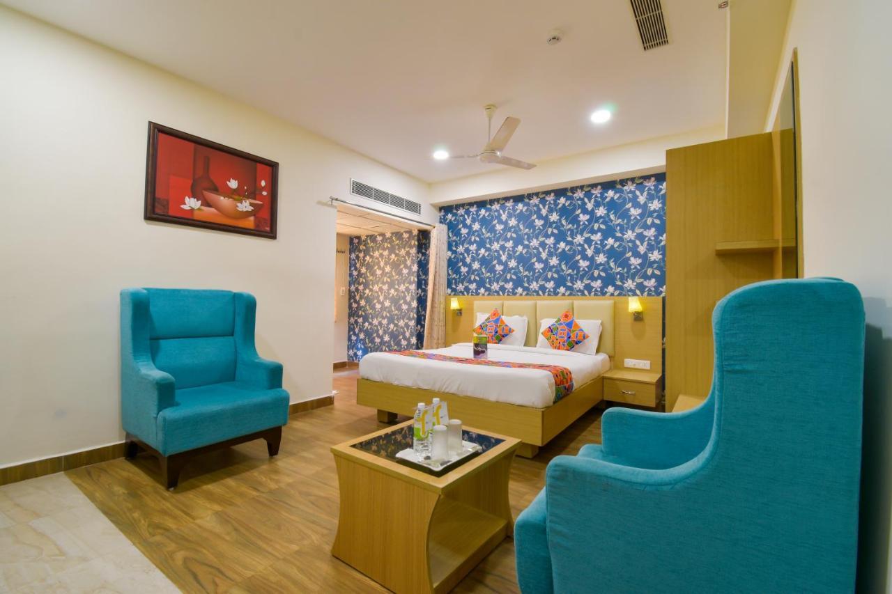 Hotel Raintr33 ไฮเดอราบัด ภายนอก รูปภาพ