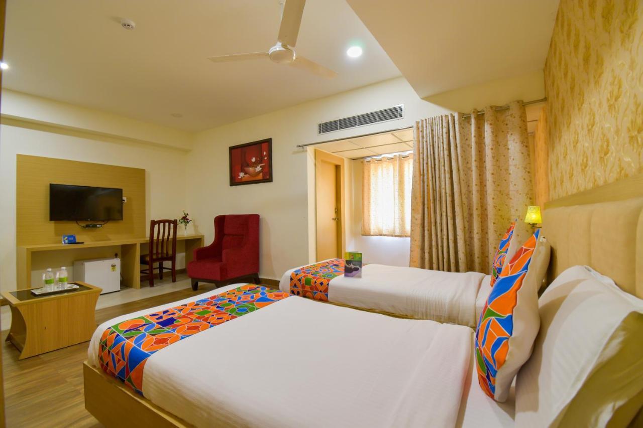 Hotel Raintr33 ไฮเดอราบัด ภายนอก รูปภาพ
