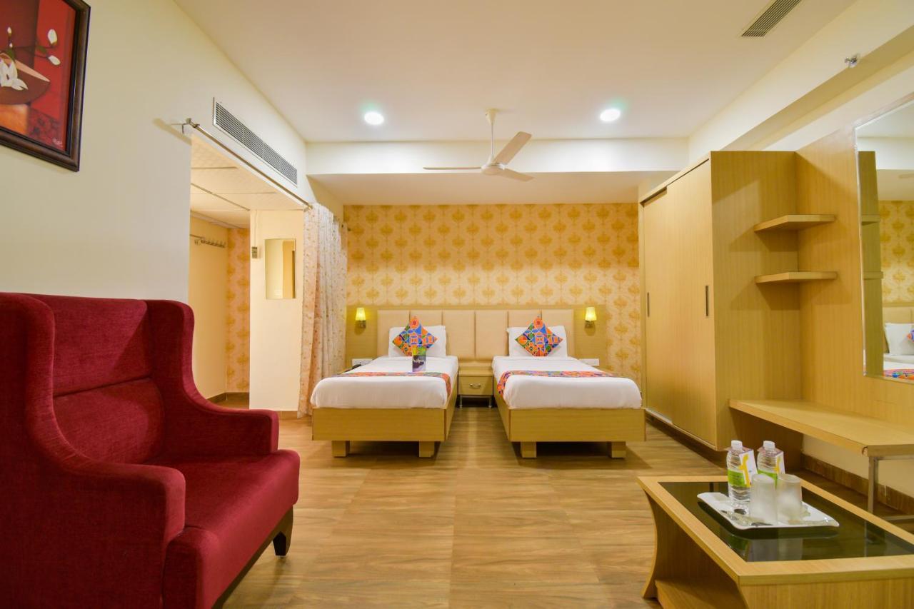 Hotel Raintr33 ไฮเดอราบัด ภายนอก รูปภาพ