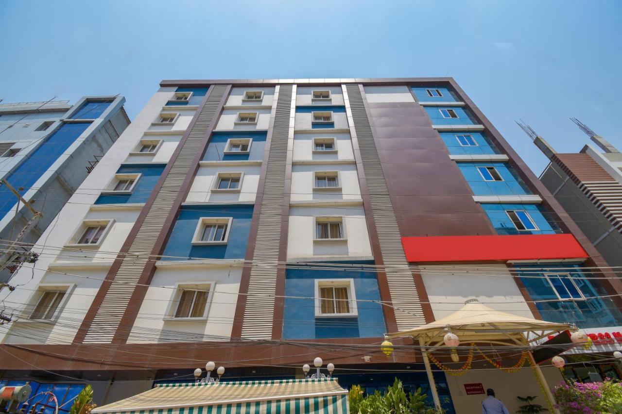 Hotel Raintr33 ไฮเดอราบัด ภายนอก รูปภาพ