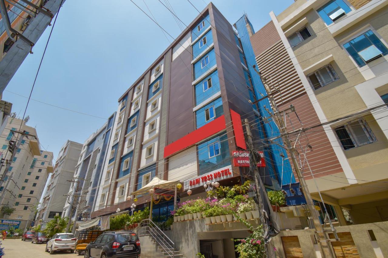 Hotel Raintr33 ไฮเดอราบัด ภายนอก รูปภาพ